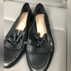 Aldo black faux leather tassel flats loafers size 35 5